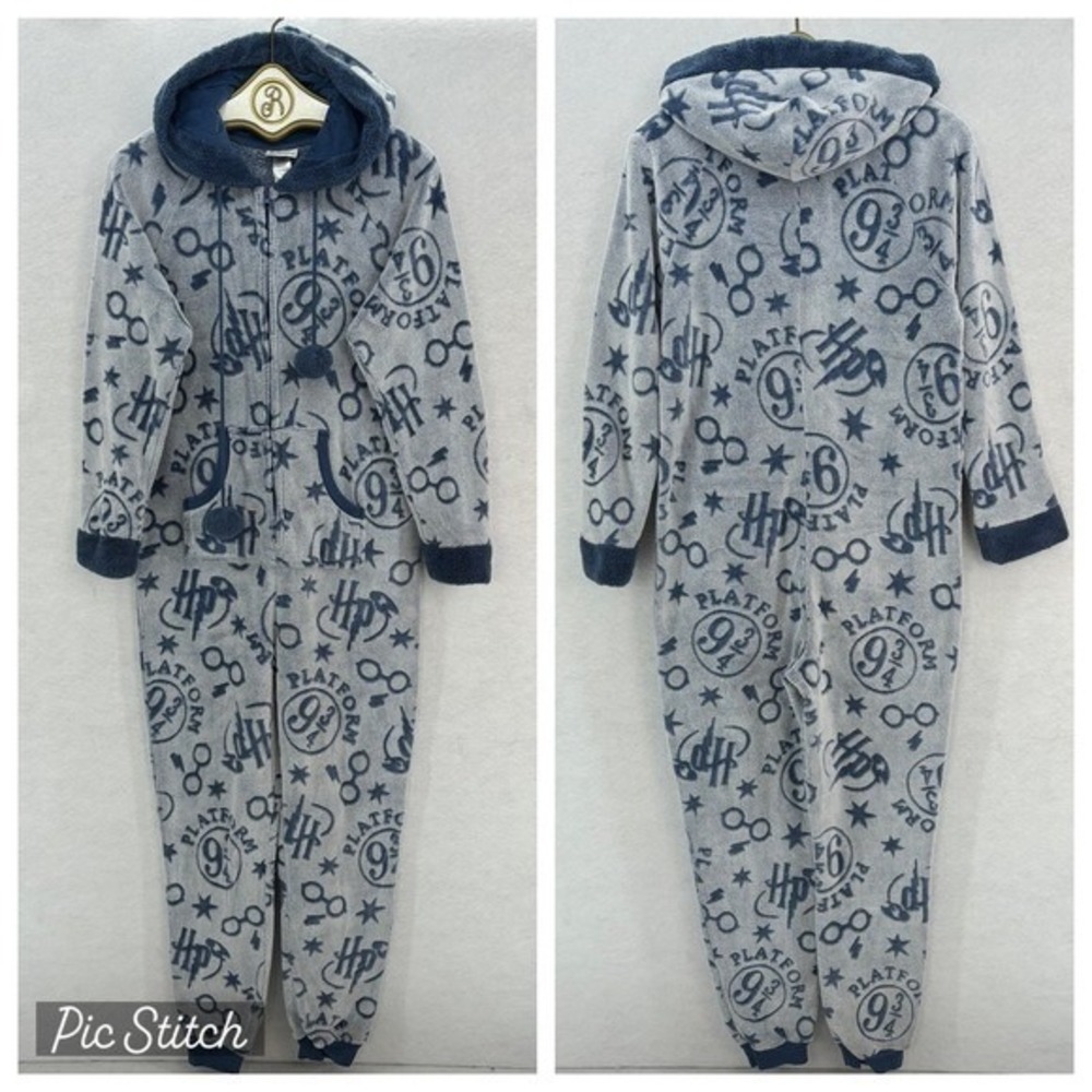 Harry Potter One‎ Piece Pajamas Medium Fleece Hooded Platform 9¾ Wizarding World